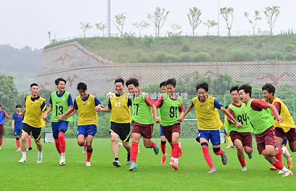 中國U15國少與韓國U15國少進行聯(lián)合訓練